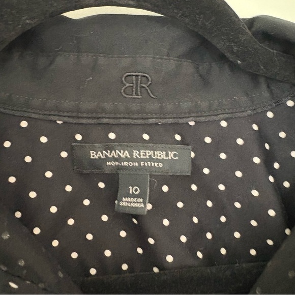 Banana Republic Women’s Black & White Polka Dot Tailored Non-Iron Shirt - Picture 5 of 9